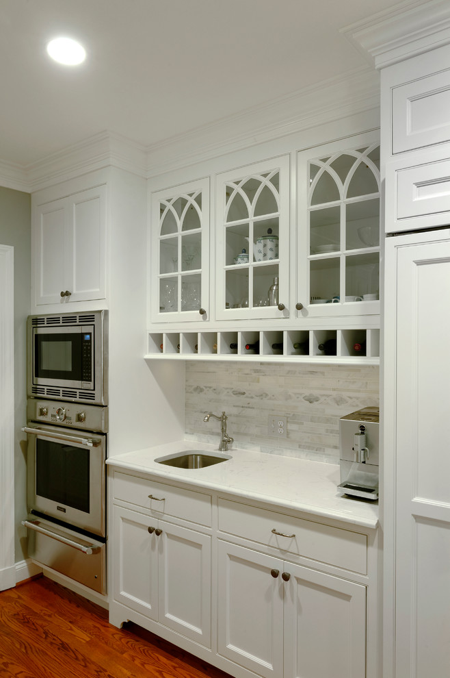 Alexandria Bright Appeal: White Kitchen with Peninsula