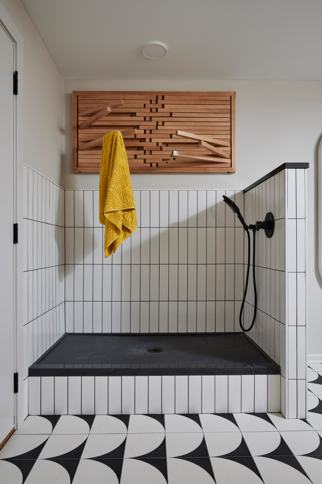 From Vintage to Vibrant: a Mid-Century Modern Revival