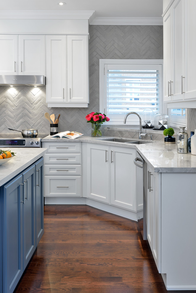 GORGEOUS GRAY KITCHEN