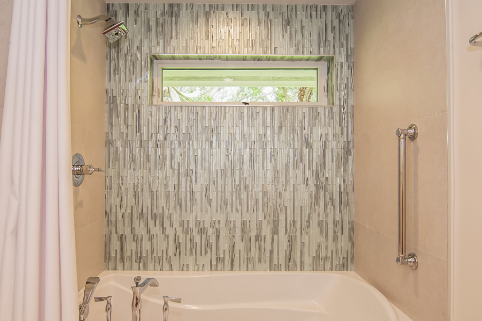 Vertical Accent tile gallery